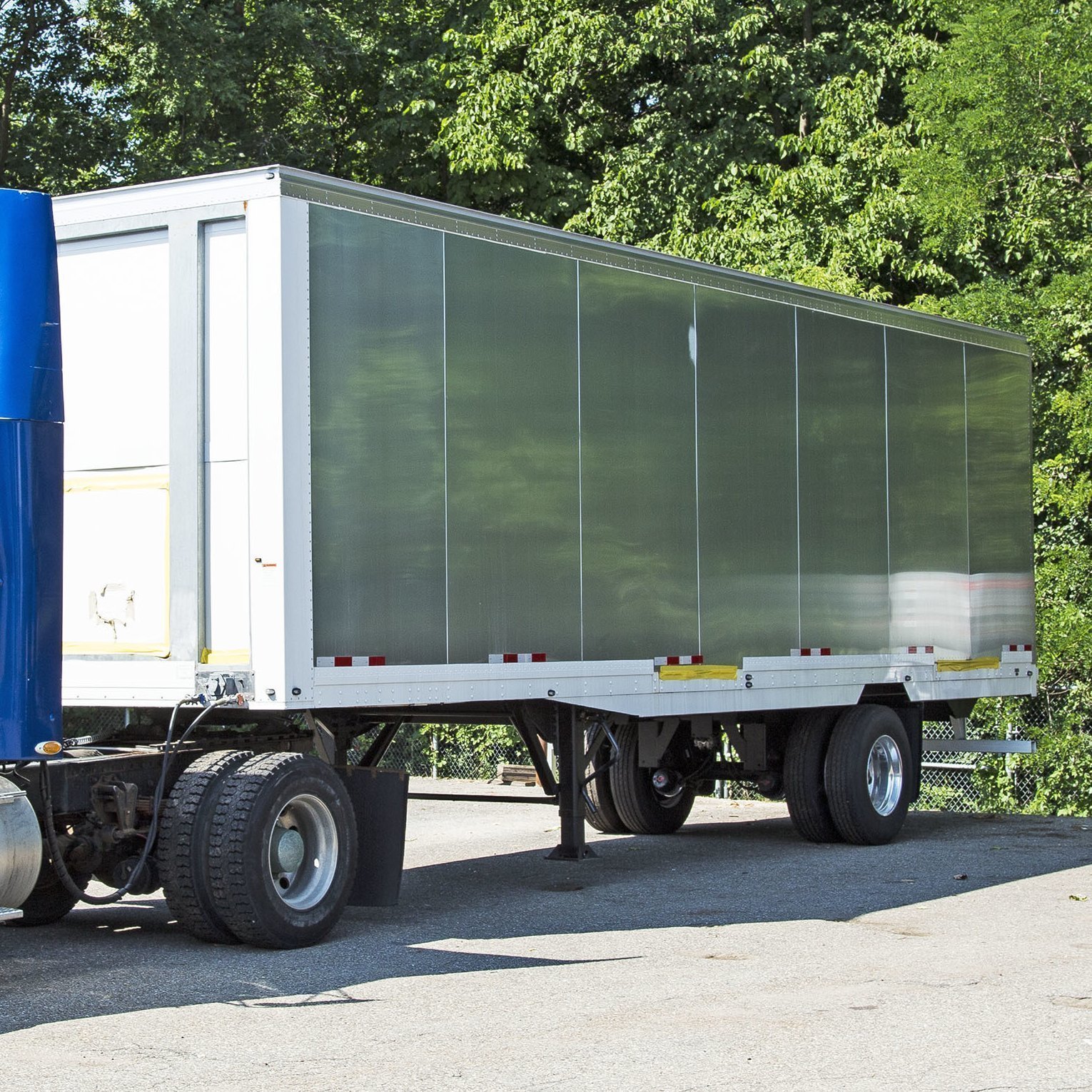 33' Smooth Side Trailer