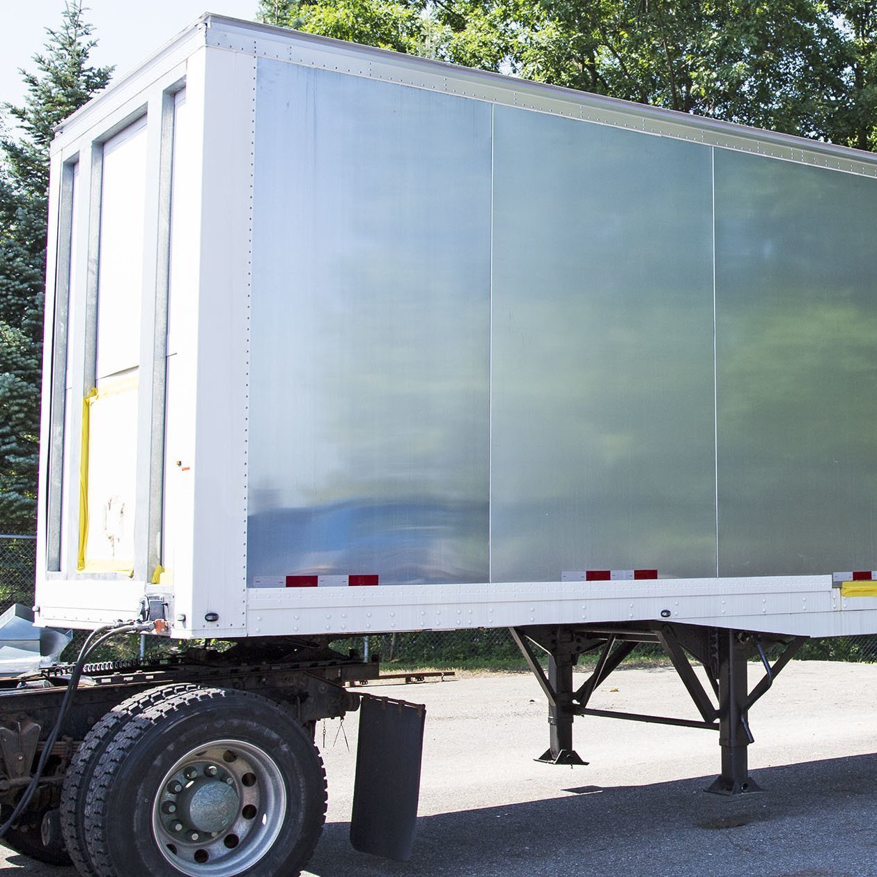 33' Smooth Side Trailer